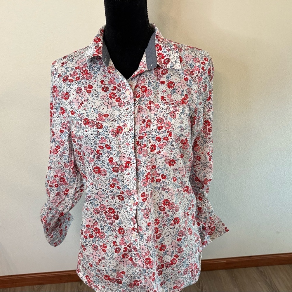 Tommy Hilfiger Women’s Button Down Shirt Floral Feminine Cottagecore Size Medium